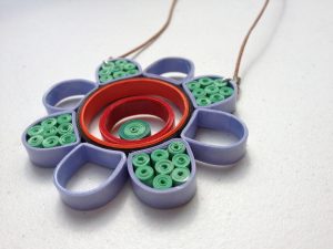 quilled chasis necklace quillig tutorial