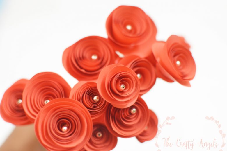 Swirl paper roses tutorial » The Crafty Angels