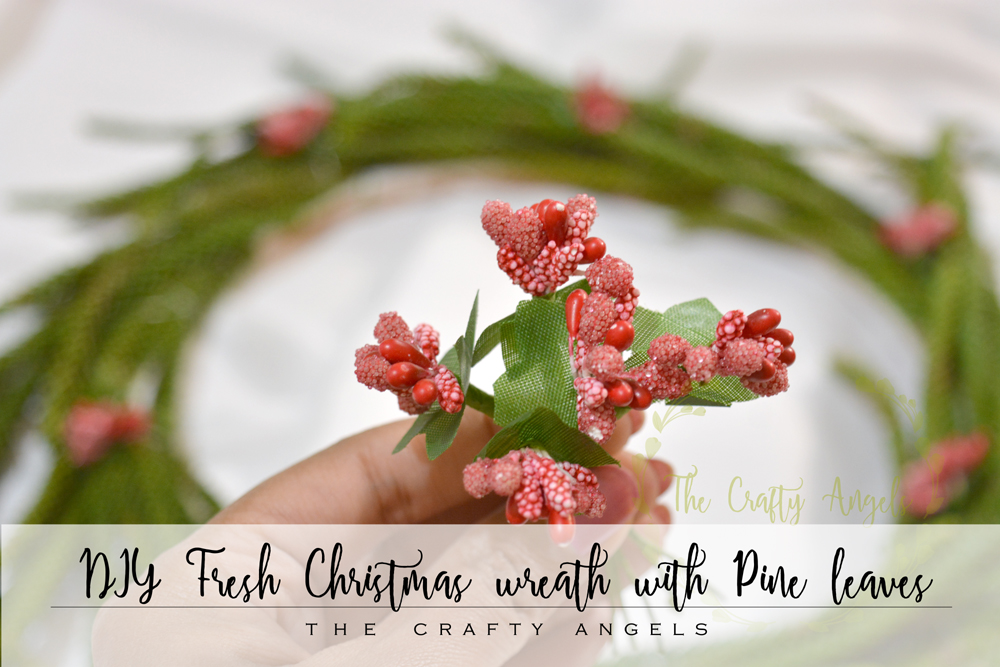 DIY Fresh Christmas wreath with Pine leaves
