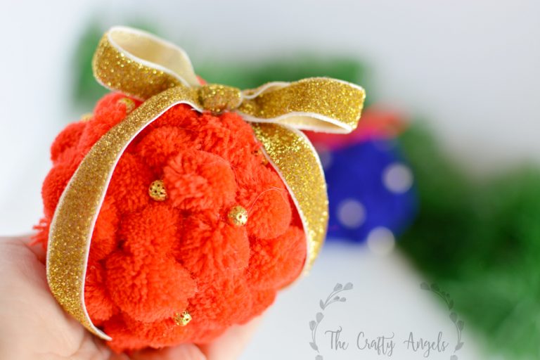 DIY Pom Pom Christmas Bauble