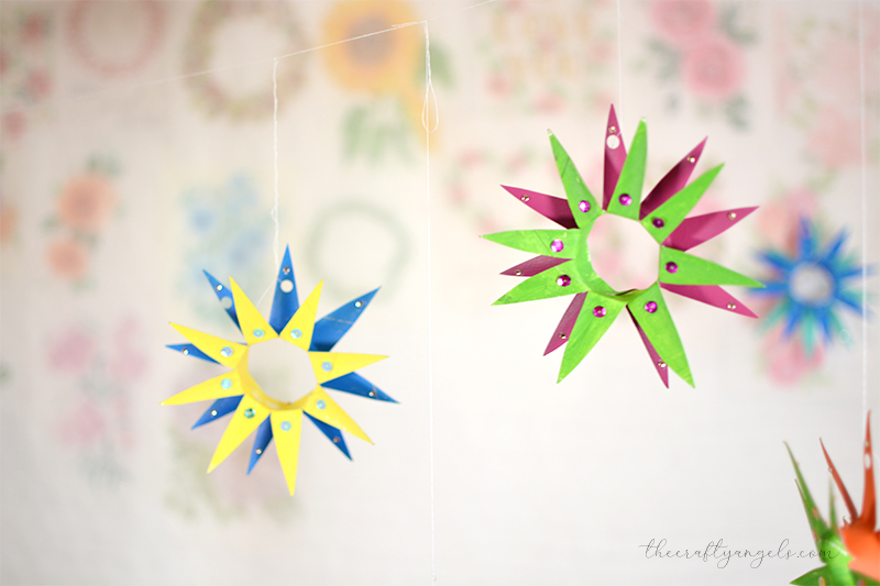 Beautiful Recycled Christmas Star DIY with toilet paper roll easy ids craft paper snowflake